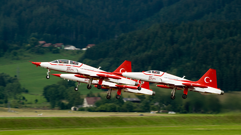 139_AirPower_Turkish Stars na Northrop F-5.jpg